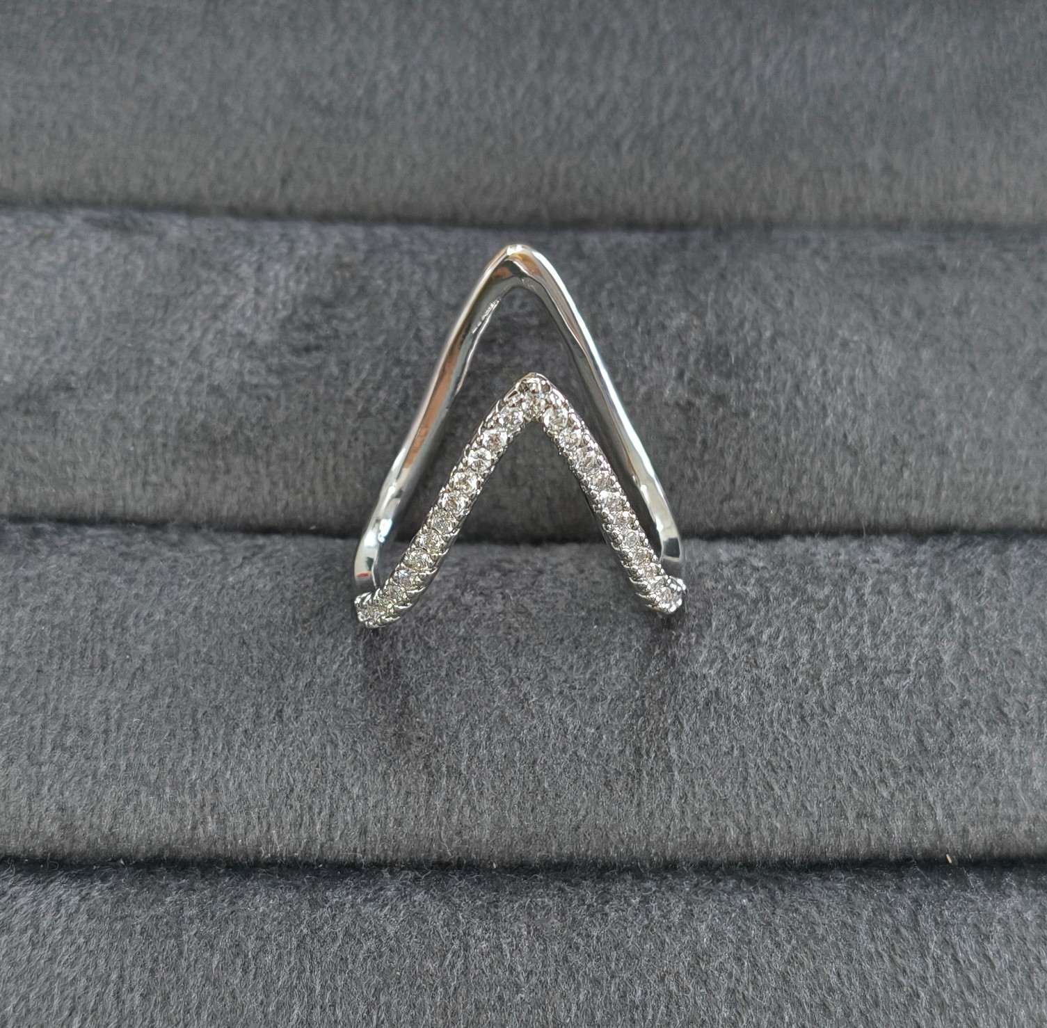 Anti Tarnish Ring V Shape Silver Ring 18K Gold Plated