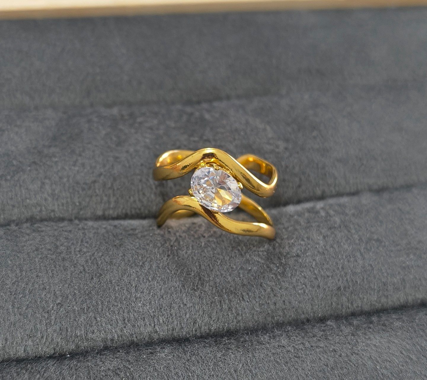 Anti Tarnish Ring Wavy Solitaire Ring 18K Gold Plated