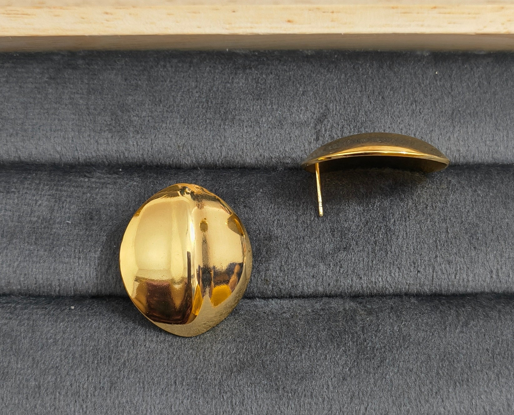 Anti Tarnish Round Big Stud Earrings 18K Gold Plated