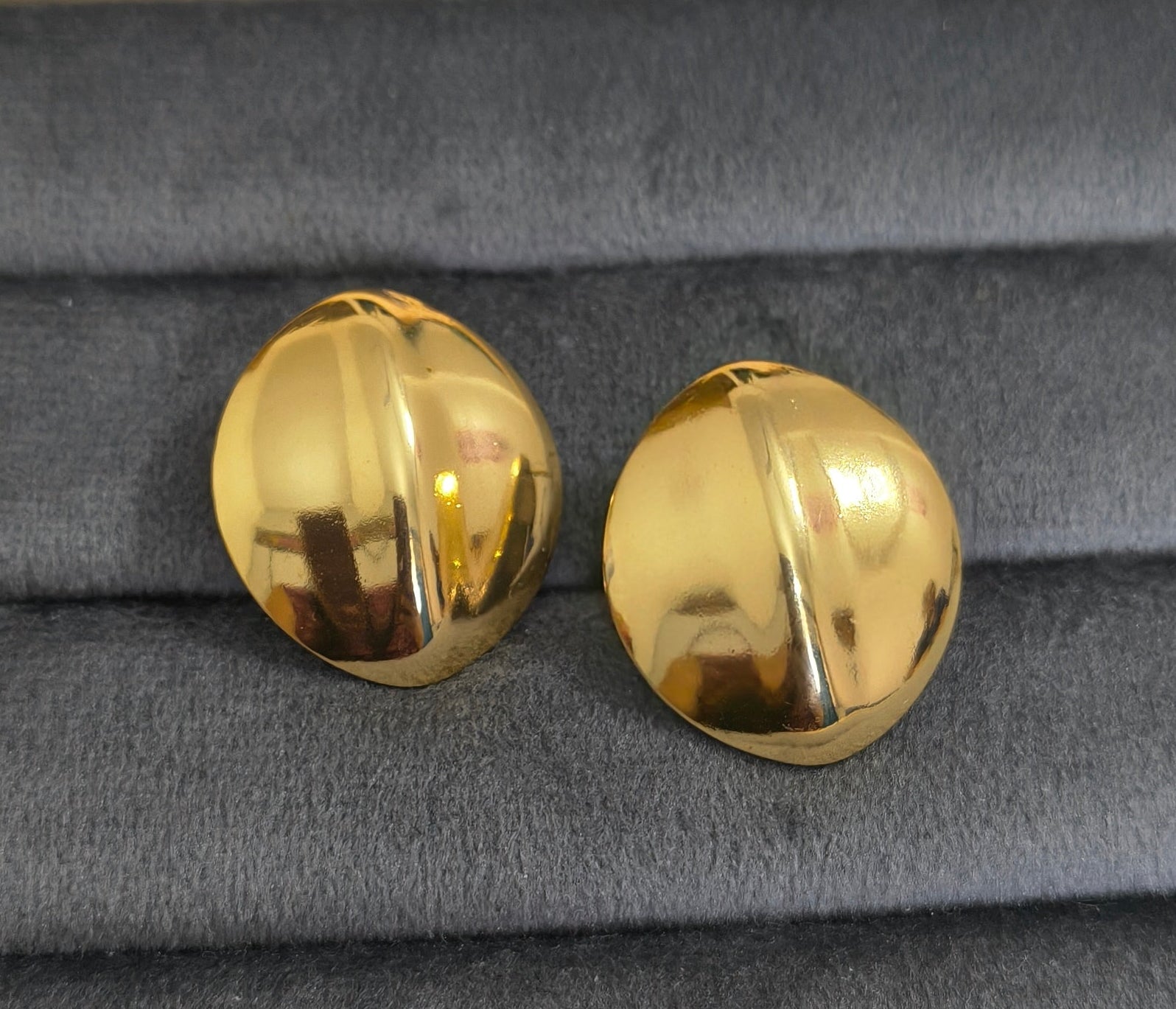 Anti Tarnish Round Big Stud Earrings 18K Gold Plated