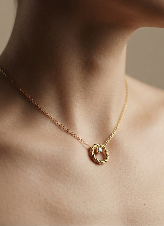 Anti Tarnish Round Stone Pendant Necklace 18K Gold Plated