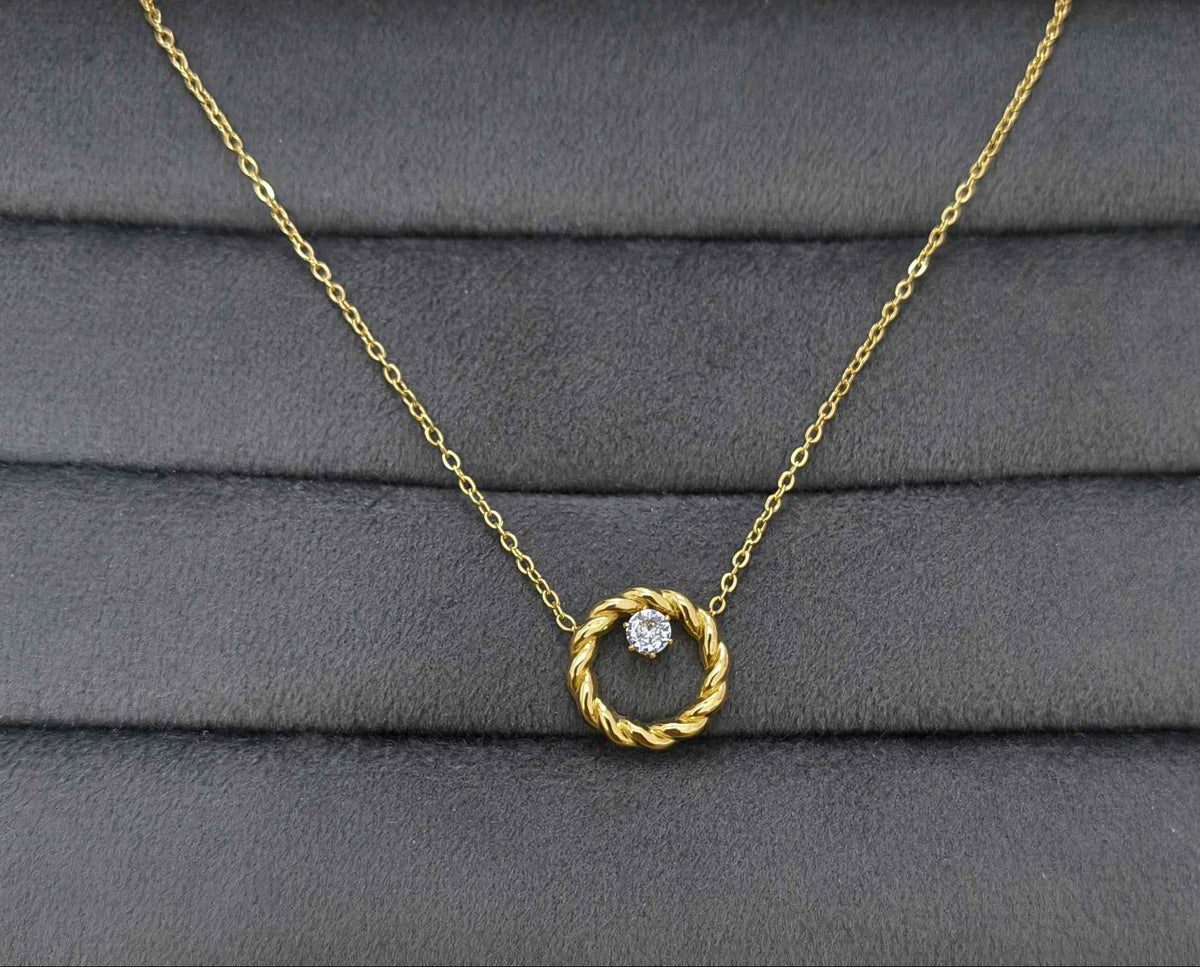 Anti Tarnish Round Stone Pendant Necklace 18K Gold Plated
