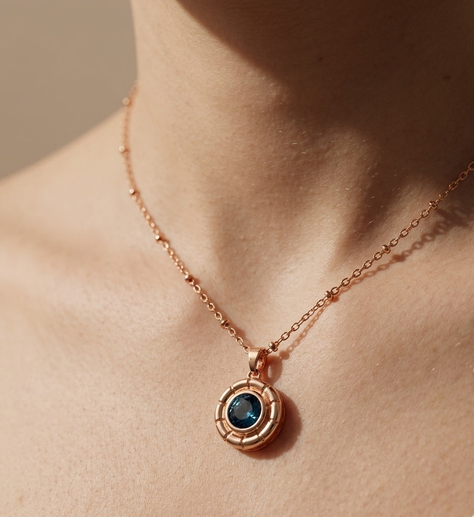 Anti Tarnish Seven Stone Changeable Round Pendant Necklace