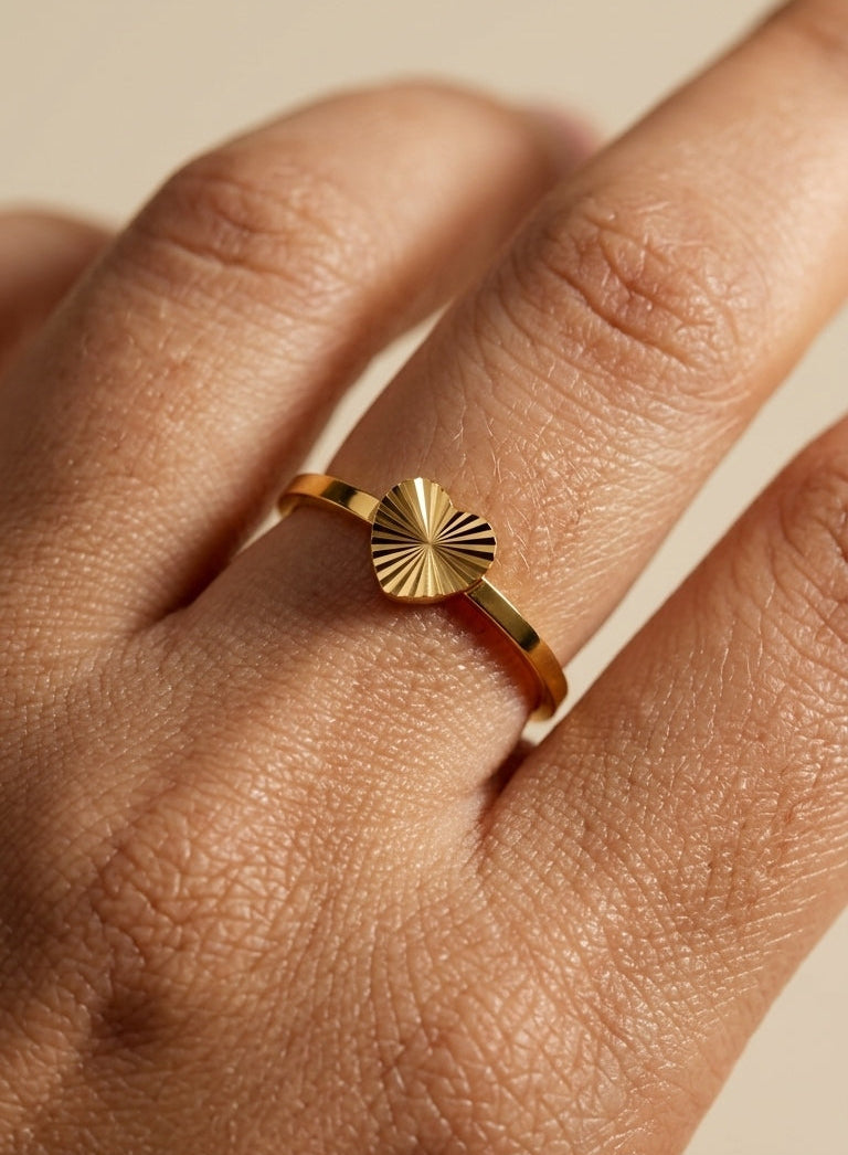 Anti Tarnish Sleek Band Cute Heart Ring 18K Gold Plated