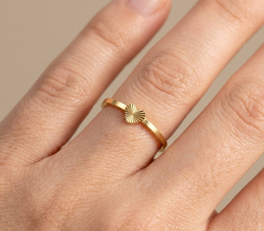 Anti Tarnish Sleek Band Mini Heart Ring 18K Gold Plated