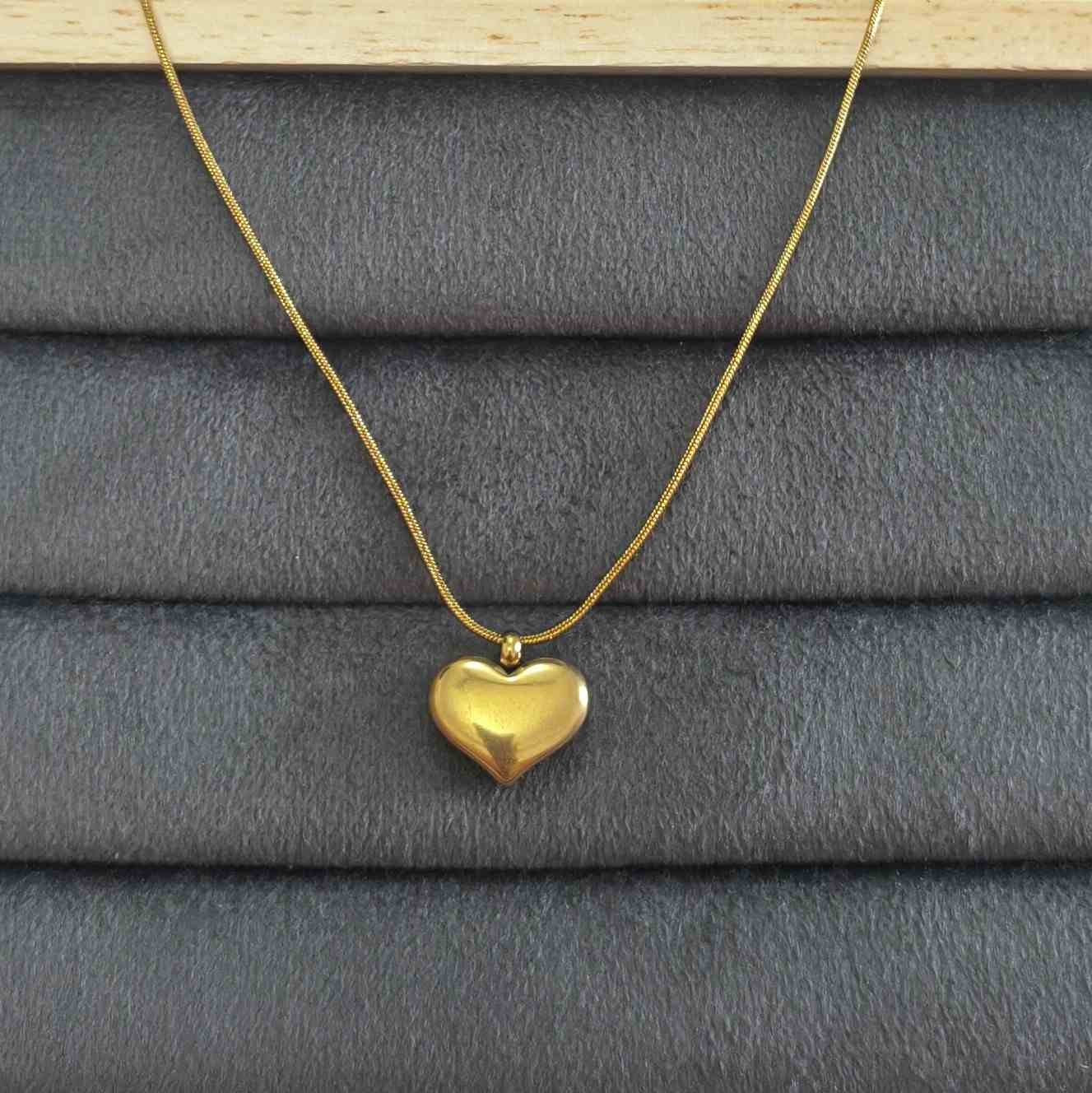 Anti Tarnish Solid Heart Pendant Necklace 18K Gold Plated