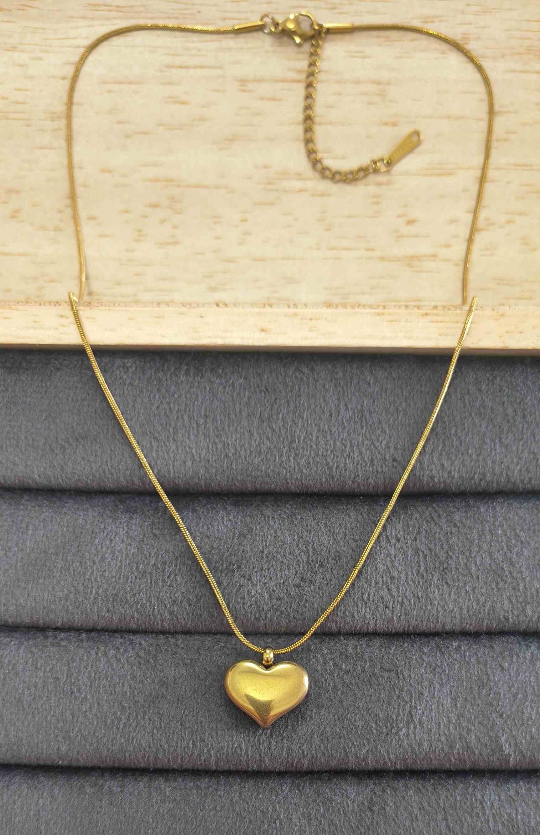 Anti Tarnish Solid Heart Pendant Necklace 18K Gold Plated