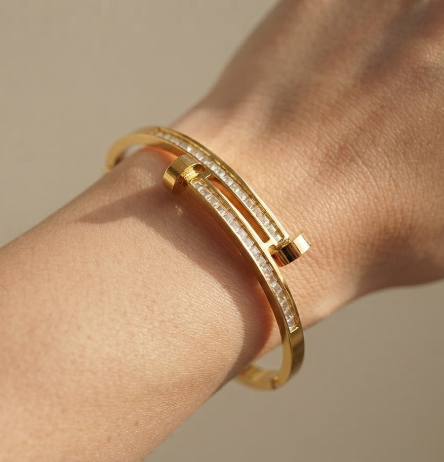 Anti Tarnish Sparkling Nail Bracelet 18K Gold Plated