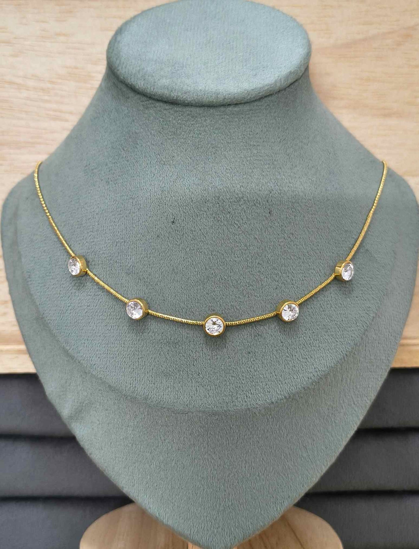 Anti Tarnish Sparkling Stones Necklace 18K Gold Plated