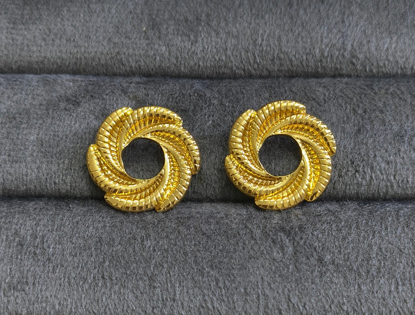 Anti Tarnish Spiral Gold Knot Stud Earrings 18K Gold Plated