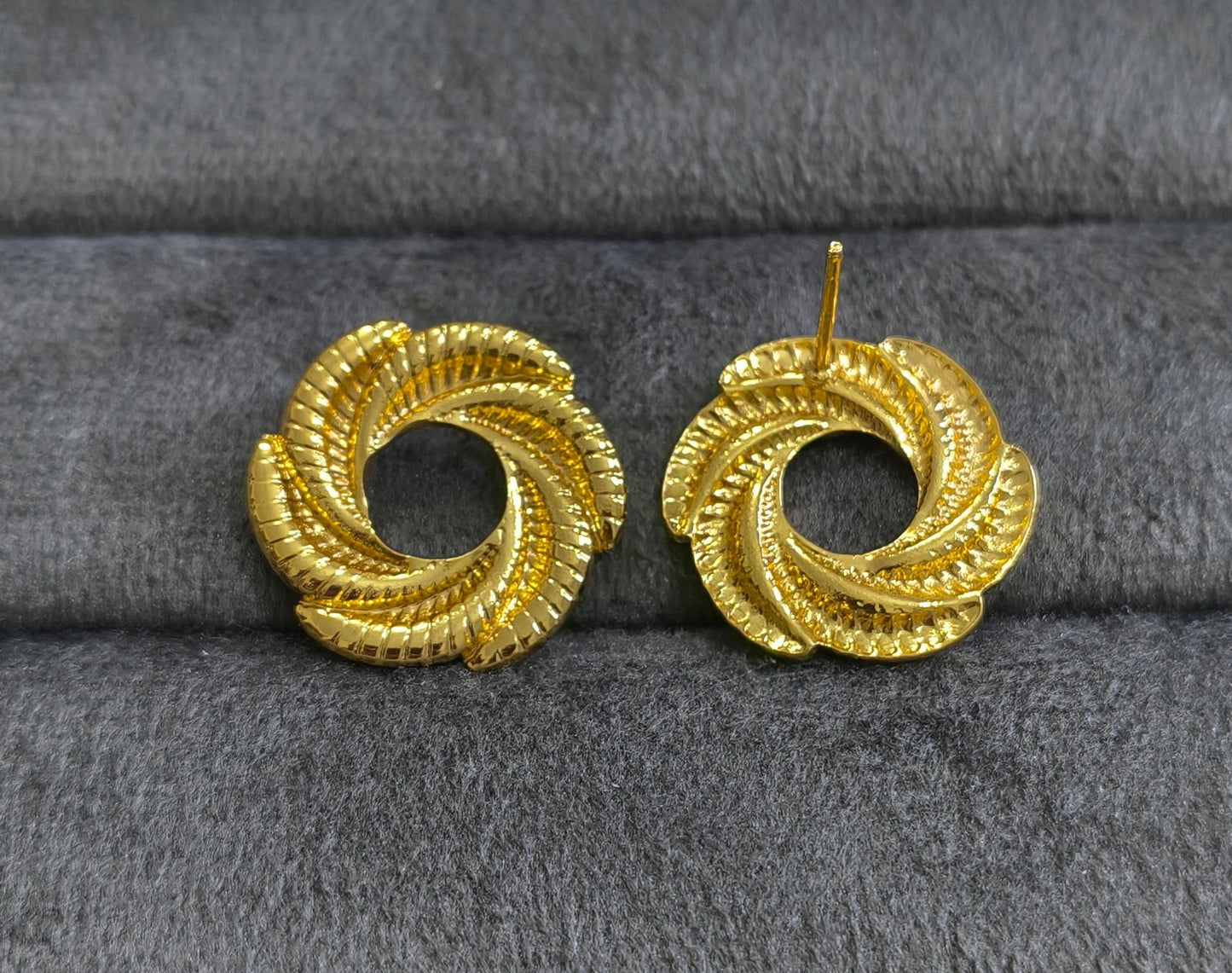 Anti Tarnish Spiral Gold Knot Stud Earrings 18K Gold Plated