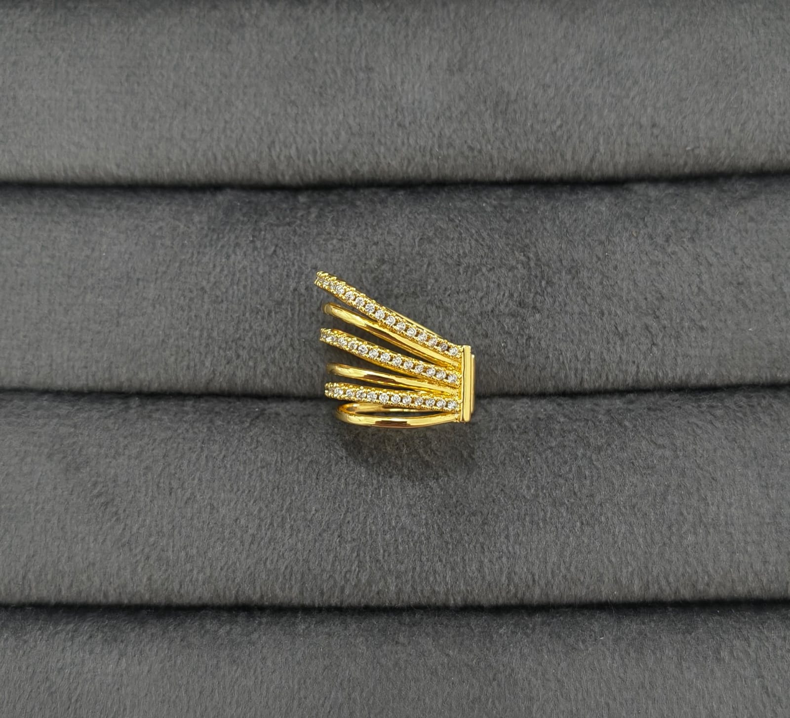 Anti Tarnish Stylish Linear Ear Cuff 18K Gold Plated