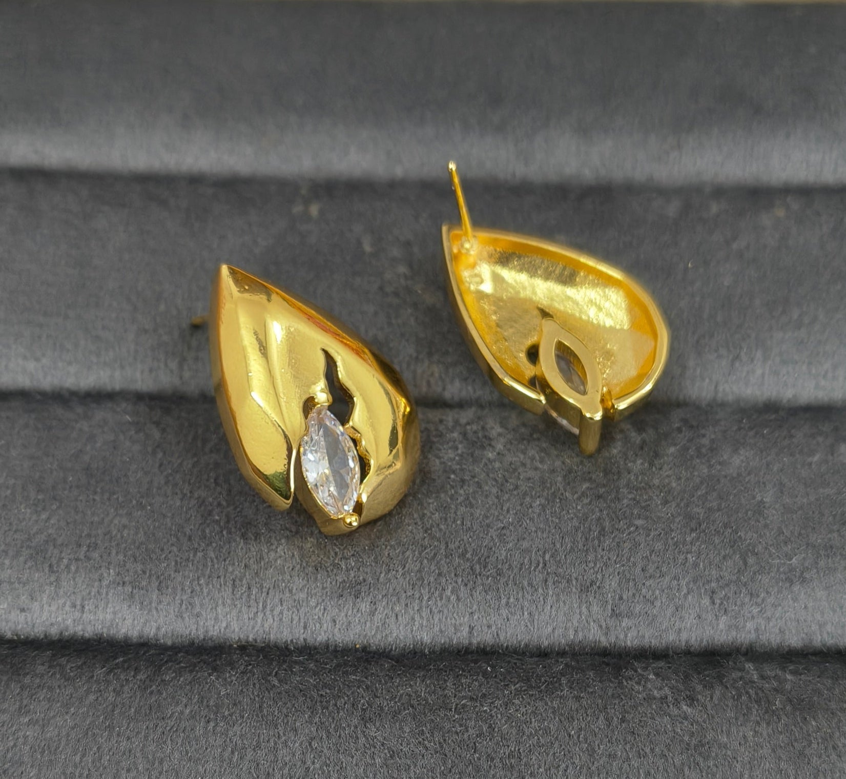 Anti Tarnish Stylish Party Studs Earrings 18K Gold Plated