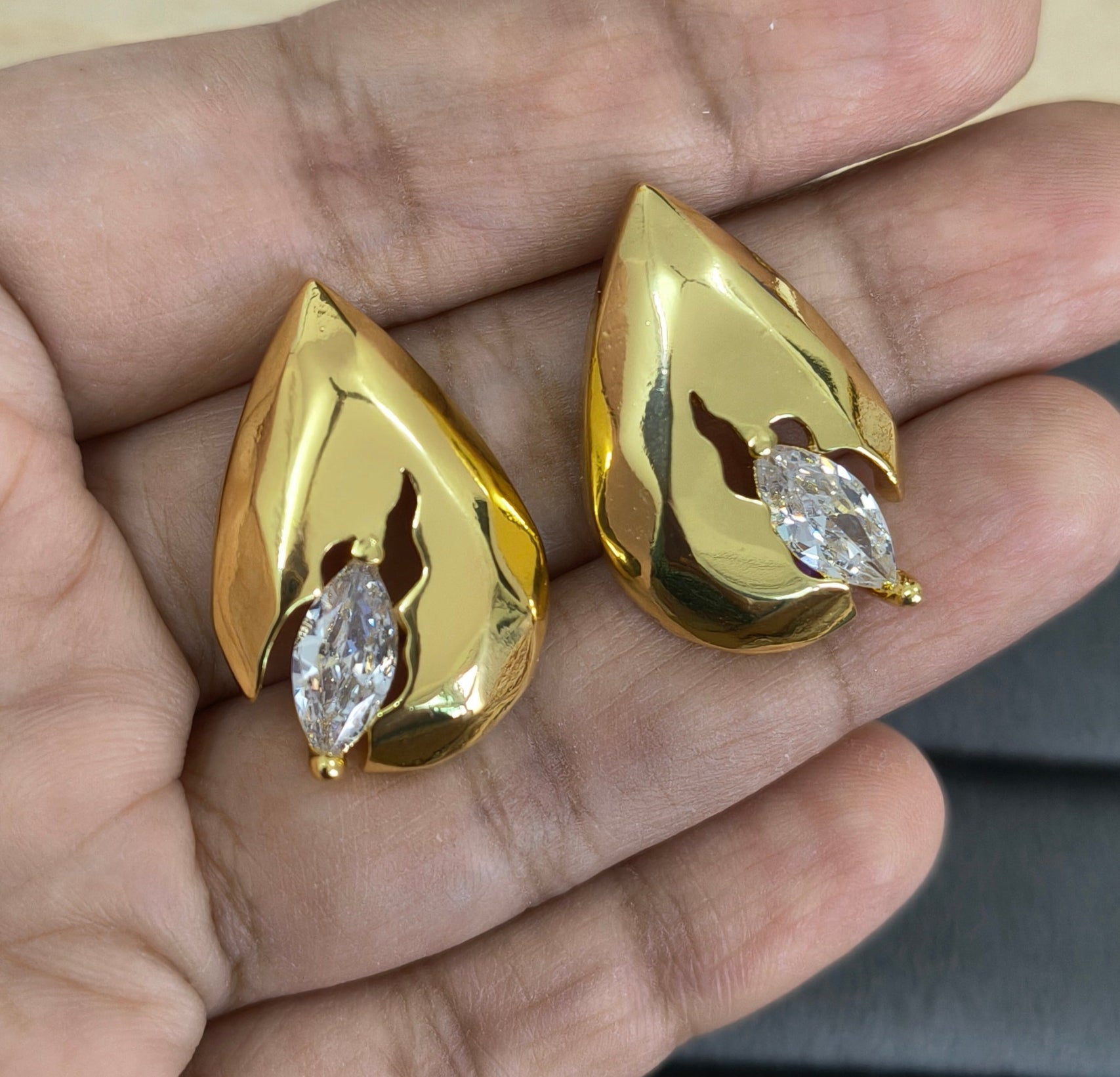 Anti Tarnish Stylish Party Studs Earrings 18K Gold Plated