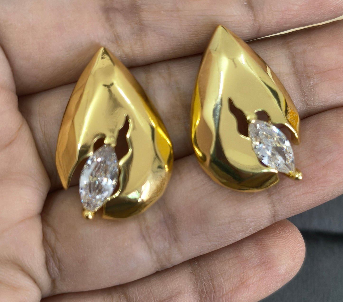 Anti Tarnish Stylish Party Studs Earrings 18K Gold Plated