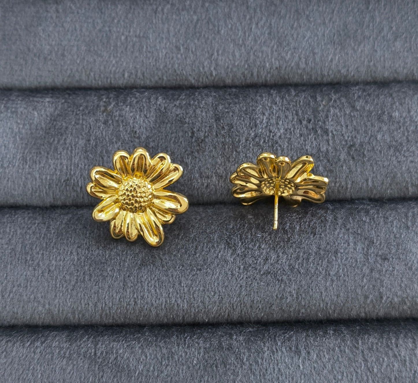 Anti Tarnish Sunflower Stud Earrings 18K Gold Plated