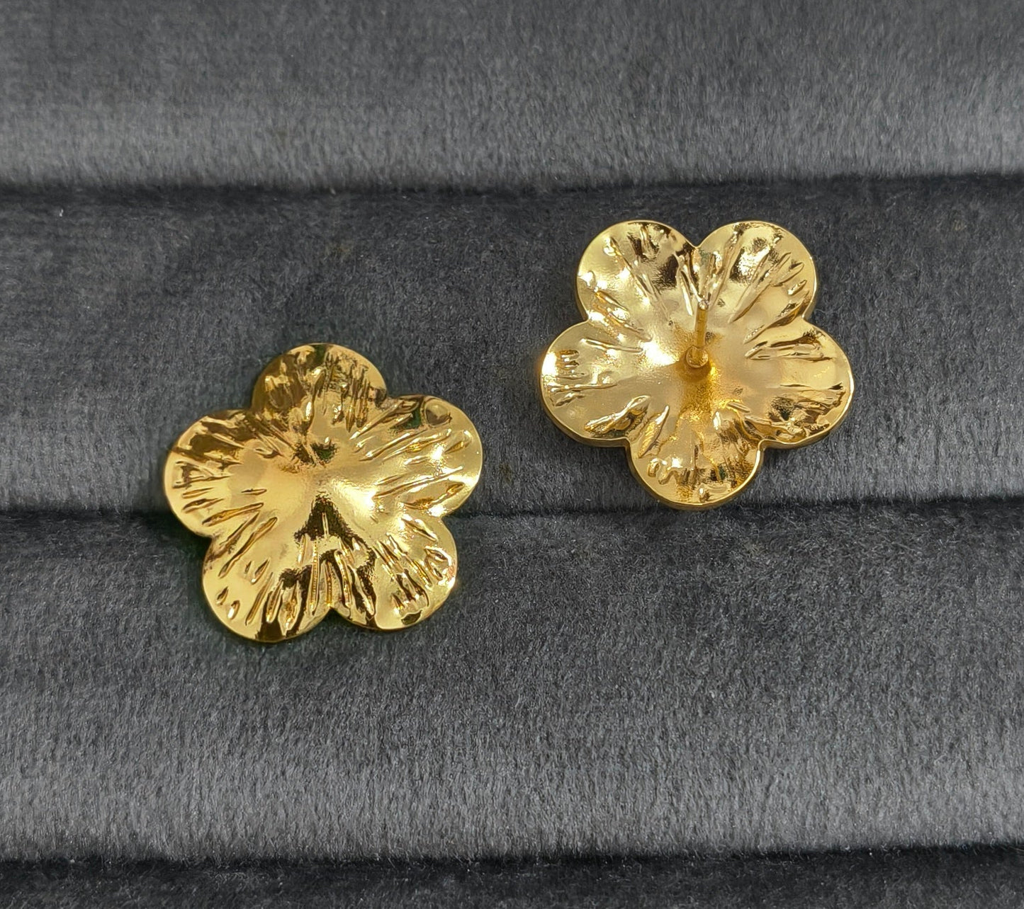 Anti Tarnish Textured Floral Stud Earrings 18K Gold Plated