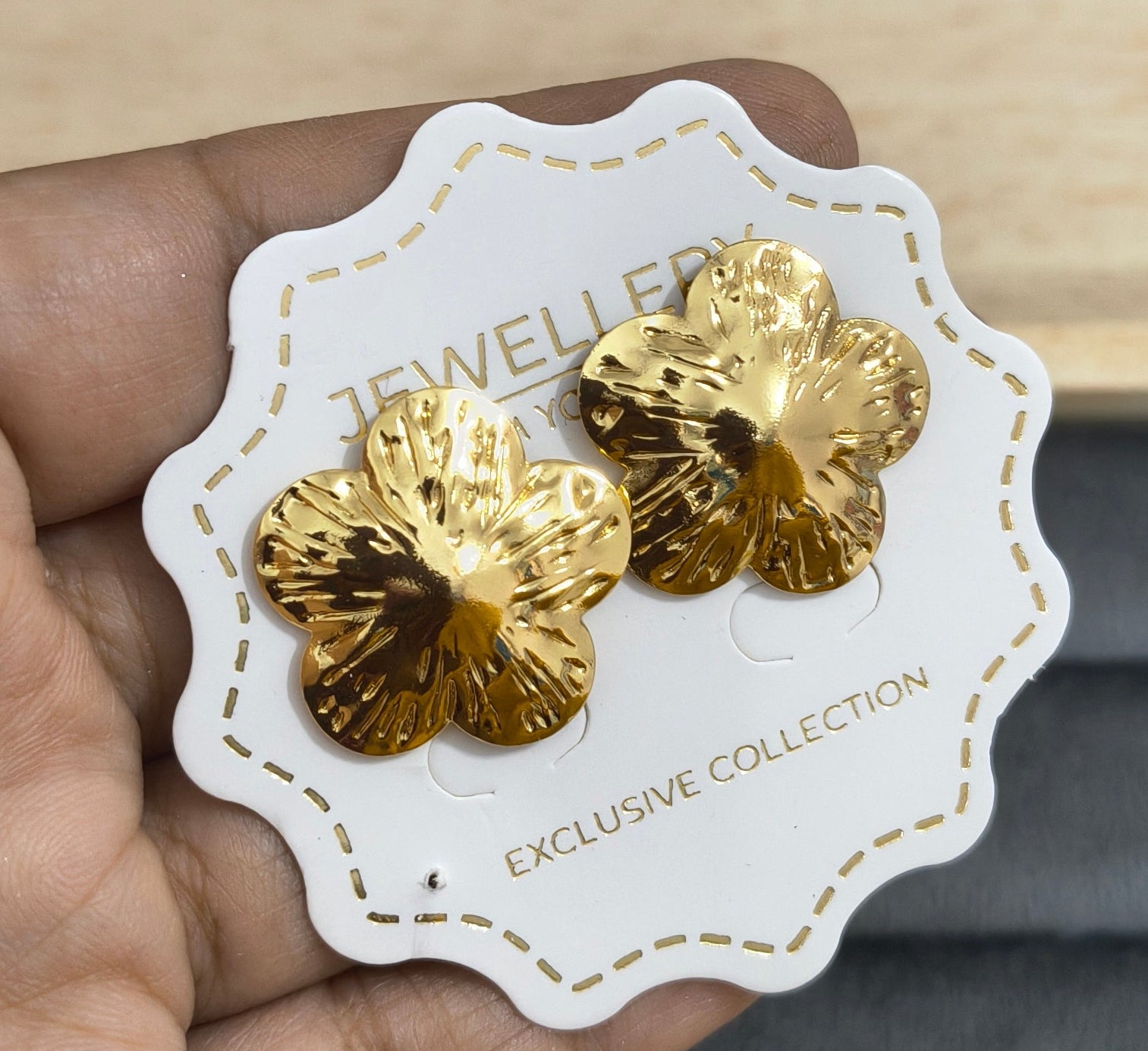 Anti Tarnish Textured Floral Stud Earrings 18K Gold Plated