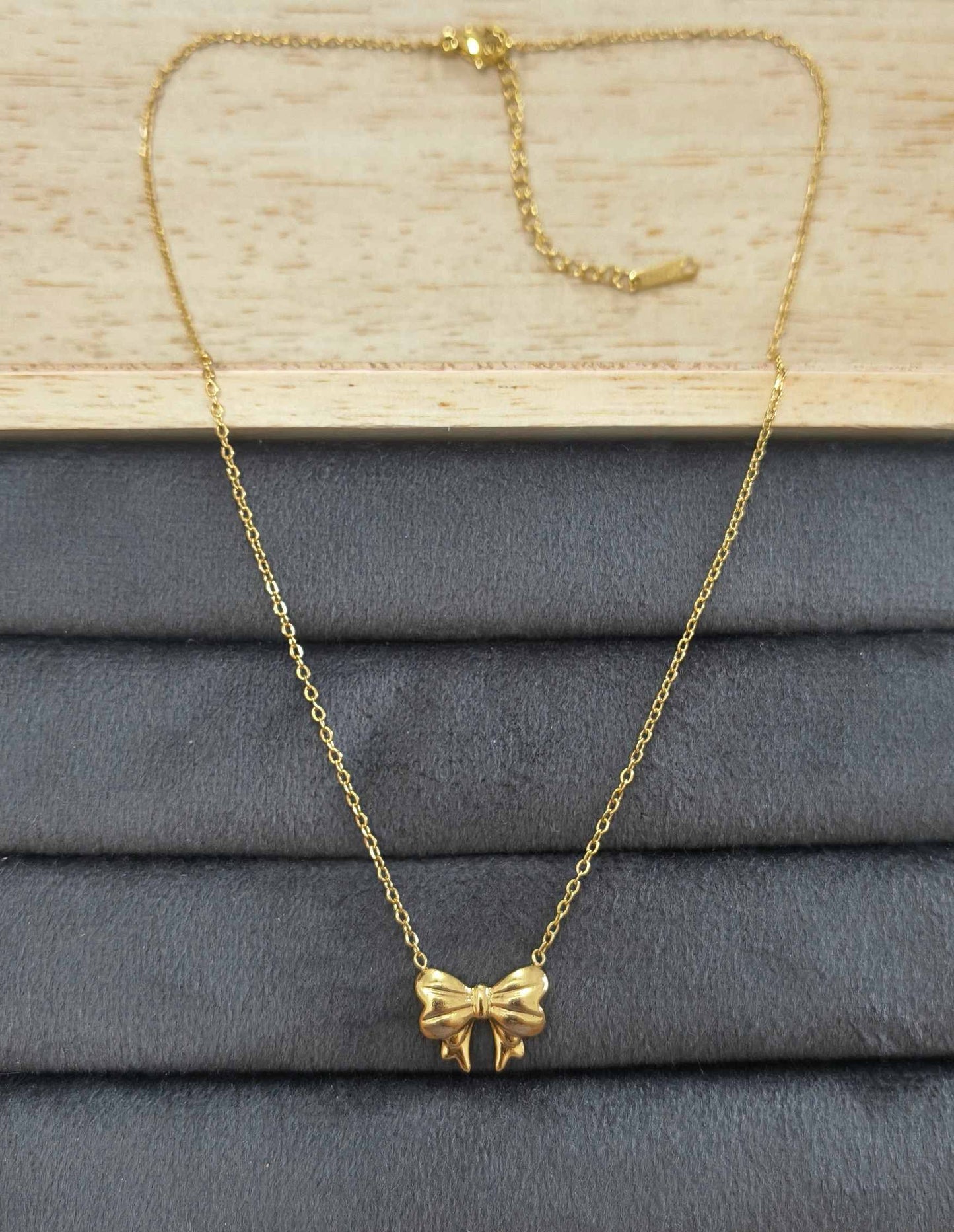 Anti Tarnish Trendy Bow Pendant Necklace 18K Gold Plated