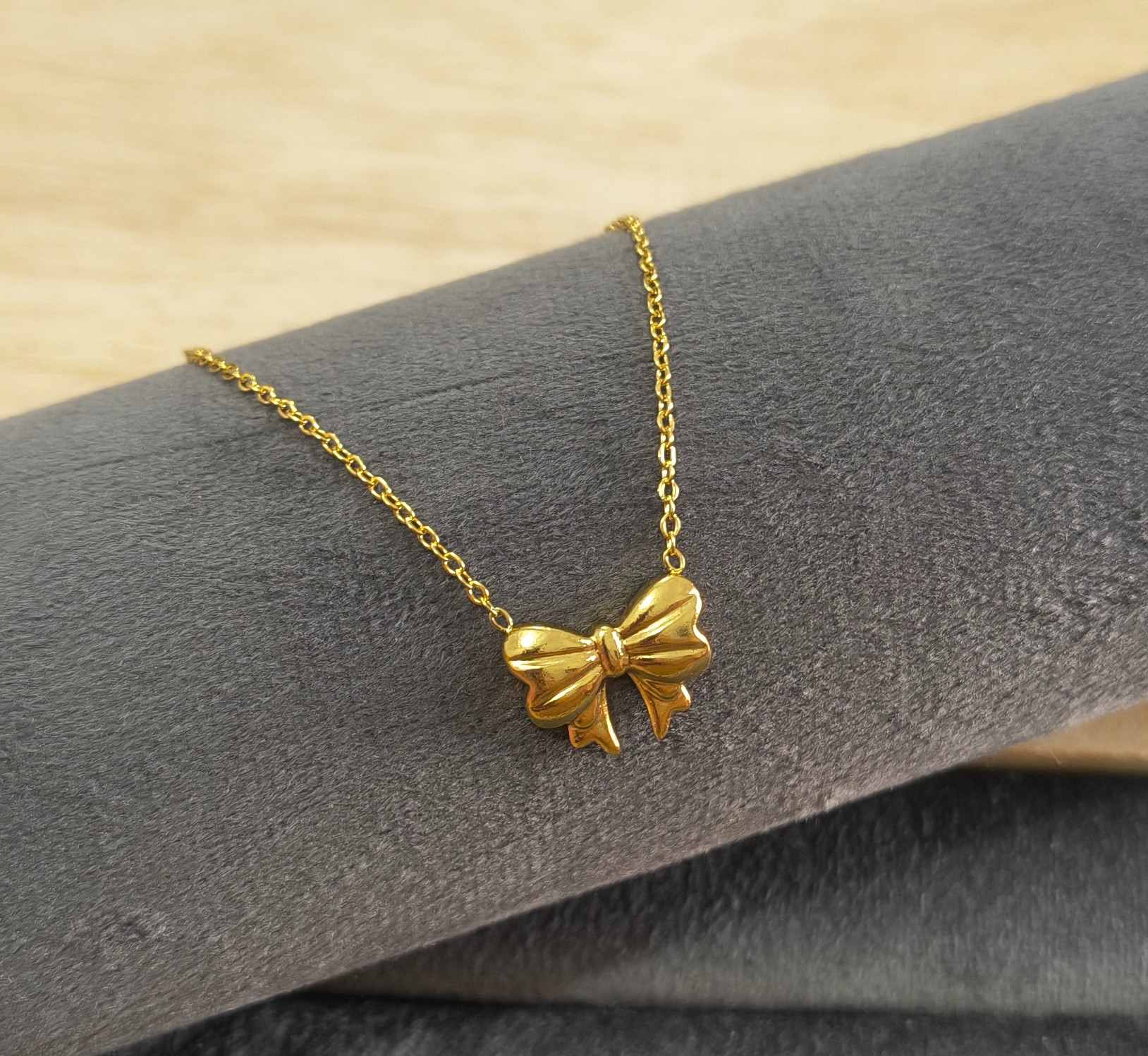 Anti Tarnish Trendy Bow Pendant Necklace 18K Gold Plated