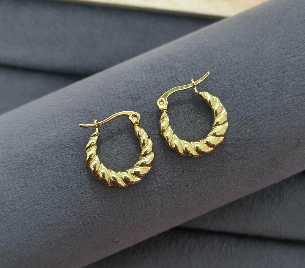 Anti Tarnish Twisted Hoop Earrings 18K Gold Plated