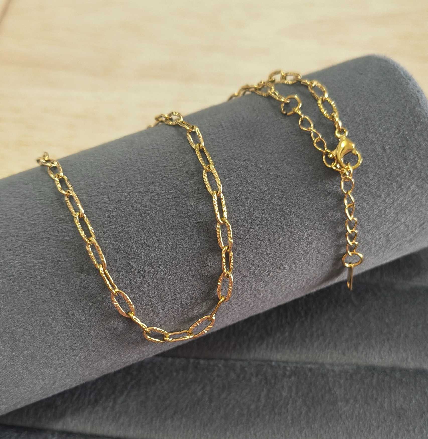 Anti Tarnish Unique Paperclip Chain 18K Gold Plated