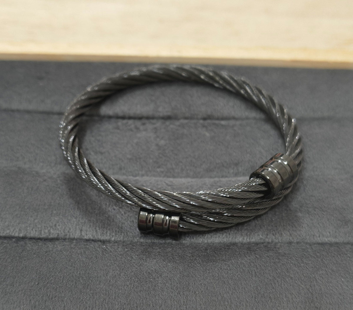 Anti Tarnish Unisex Black Wired Bracelet 18K Gold Plated