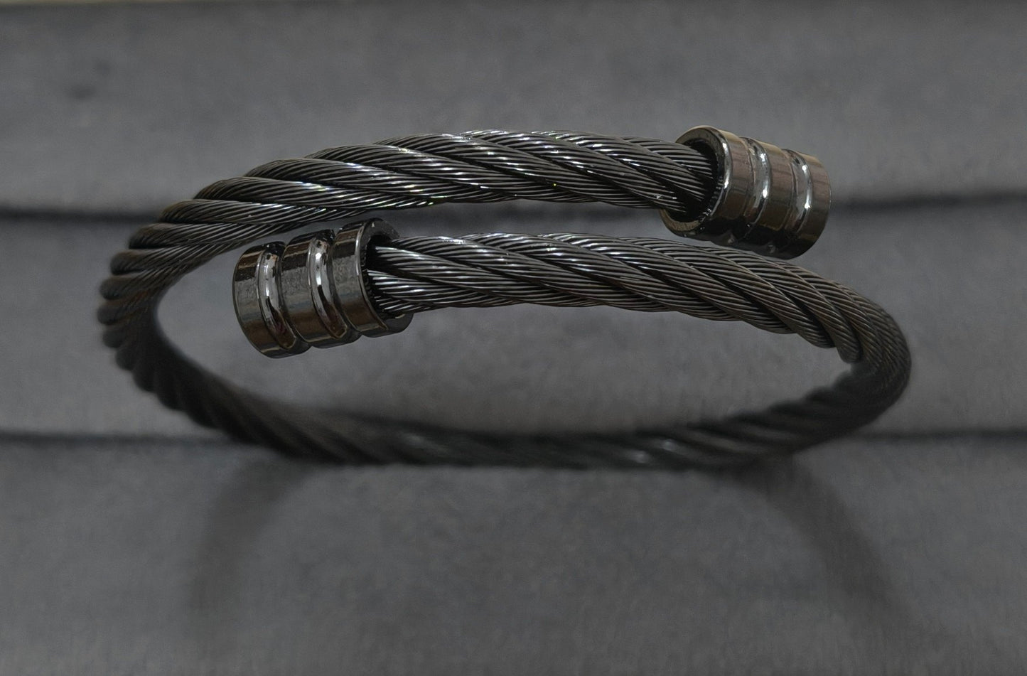 Anti Tarnish Unisex Black Wired Bracelet 18K Gold Plated