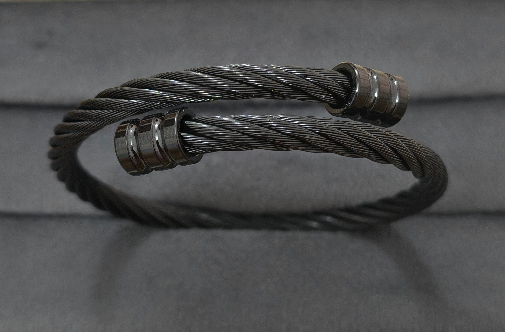 Anti Tarnish Unisex Black Wired Bracelet 18K Gold Plated
