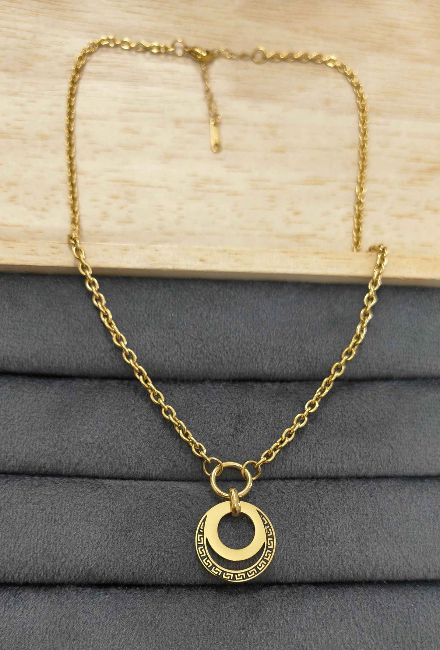 Anti Tarnish Unisex Double Circle Pendant Chain Gold Plated