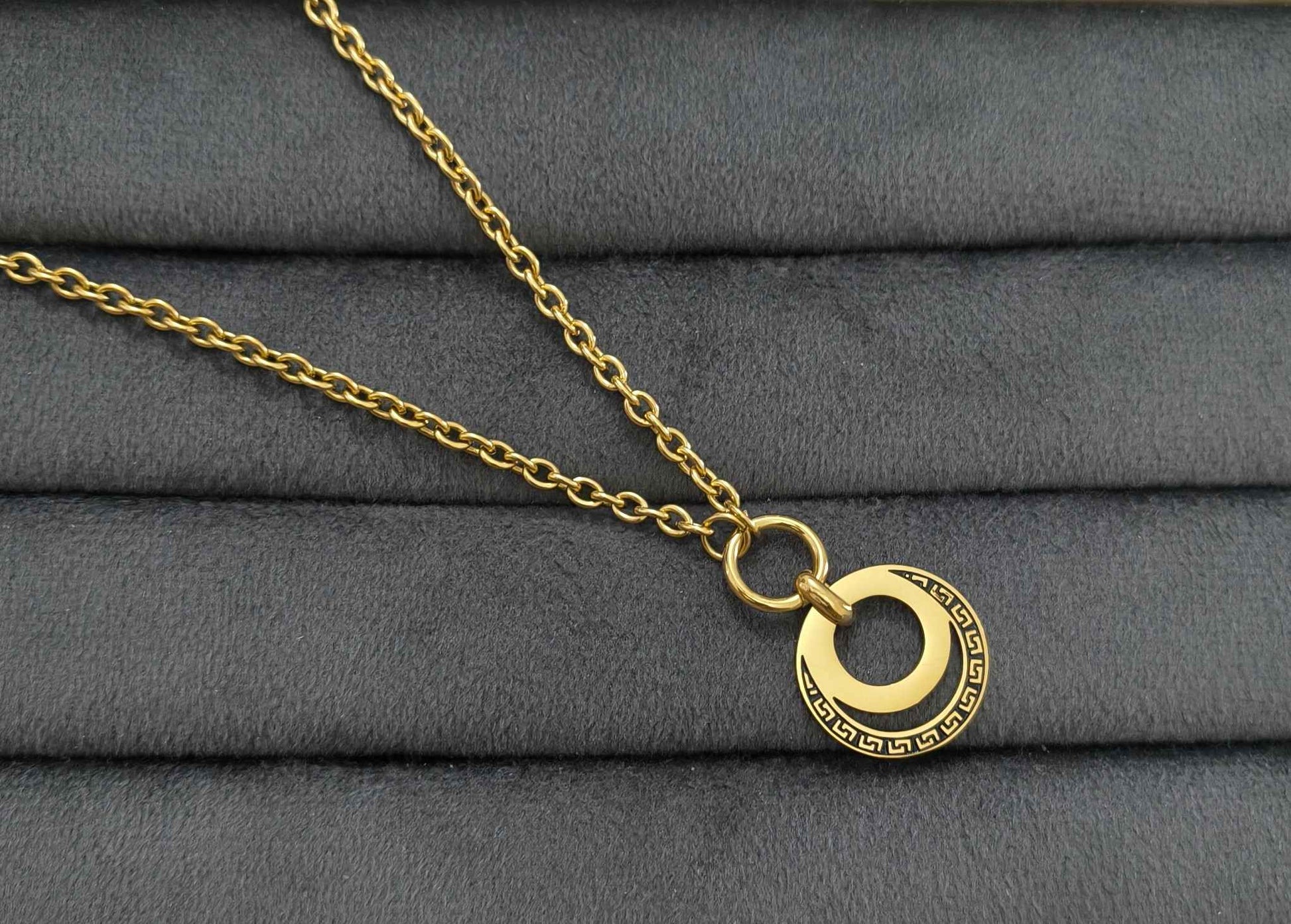 Anti Tarnish Unisex Double Circle Pendant Chain Gold Plated