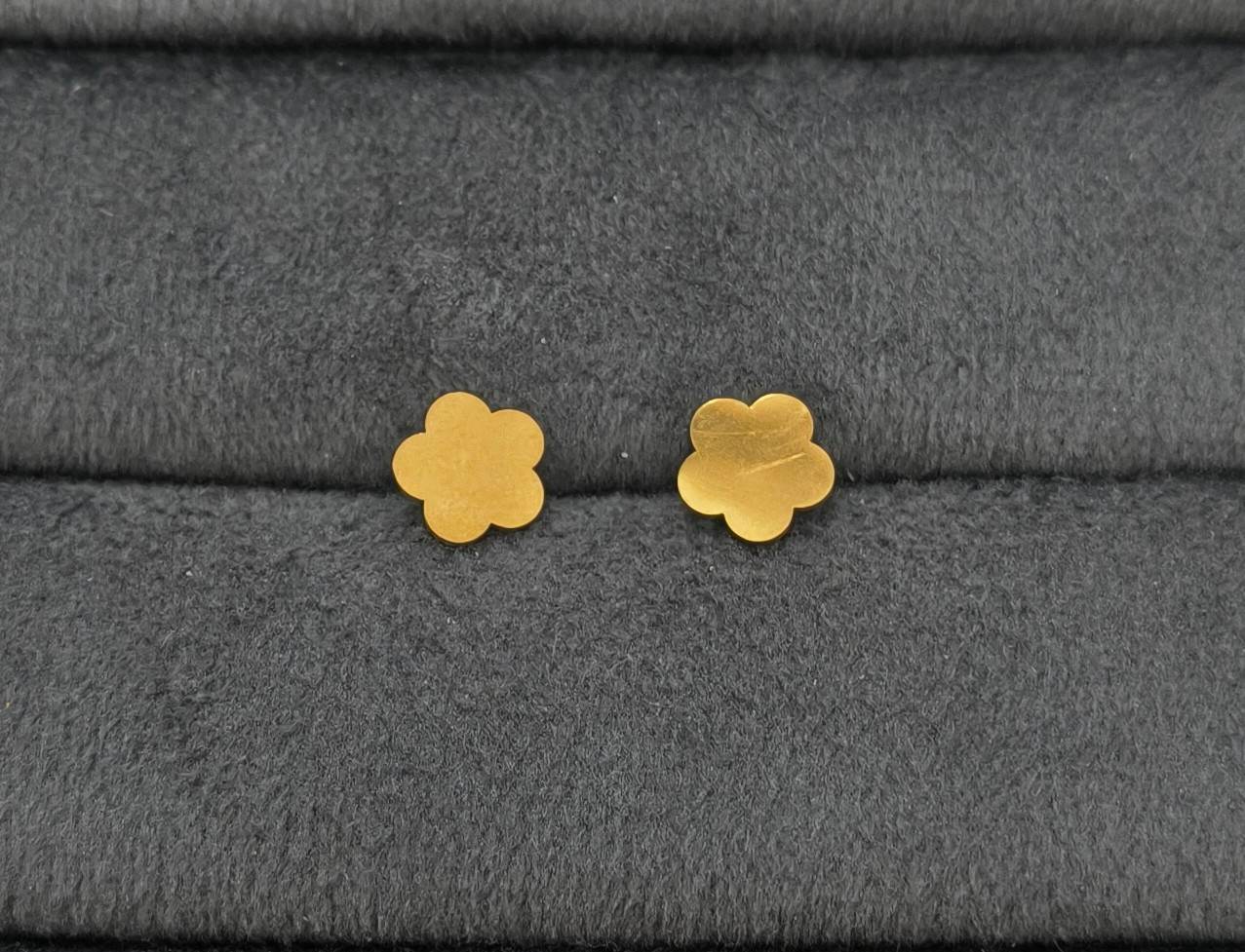 Anti Tarnish Unisex Flat Floral Studs 18K Gold Plated