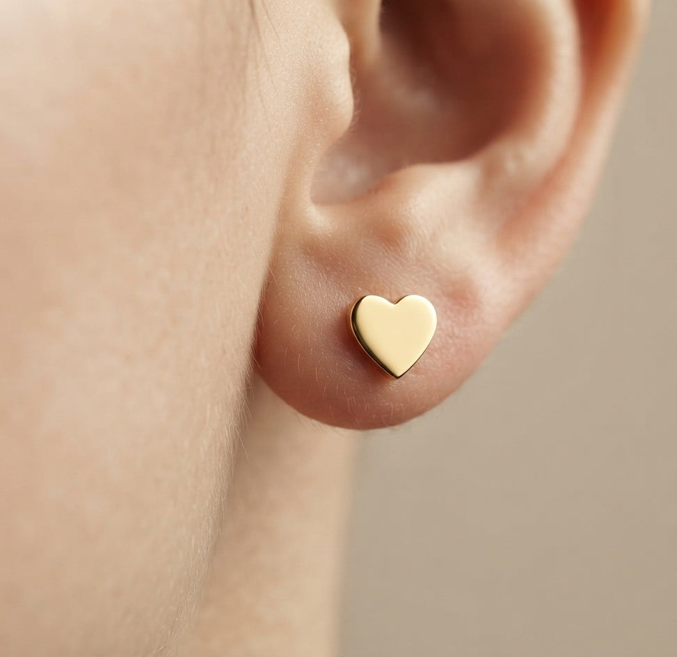 Anti Tarnish Unisex Flat Heart Studs 18K Gold Plated