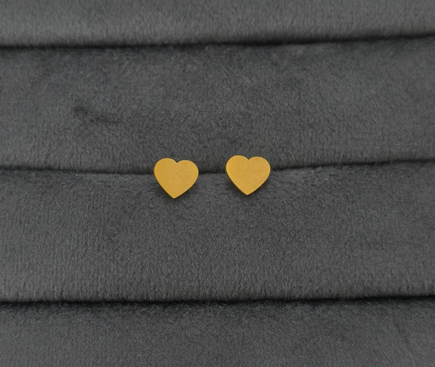 Anti Tarnish Unisex Flat Heart Studs 18K Gold Plated