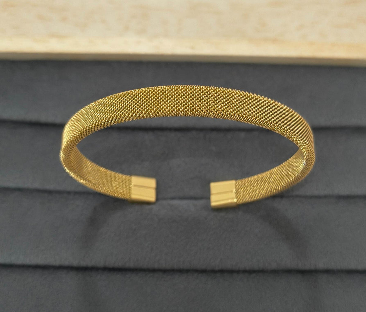 Anti Tarnish Unisex Wired Mesh Cuff 18K Gold Plated