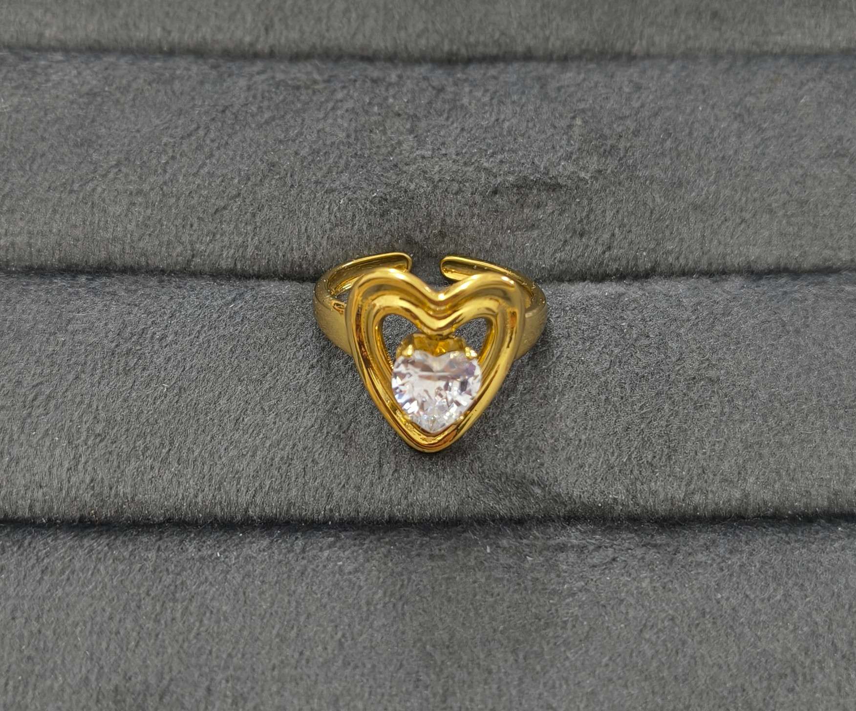 Anti Tarnish Vintage Heart Solitaire Ring 18K Gold Plated