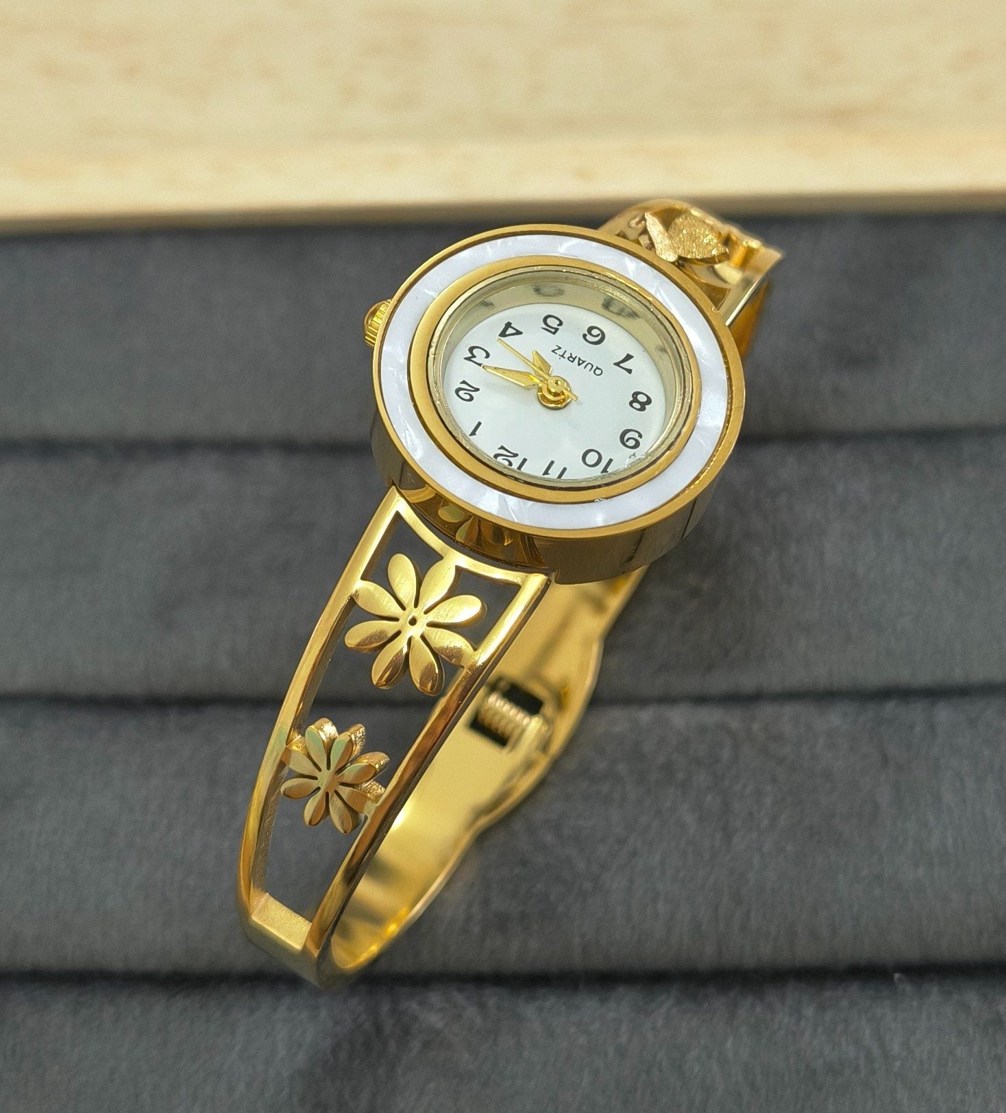 Anti Tarnish Watch Charms Bracelet 18K Gold Plated