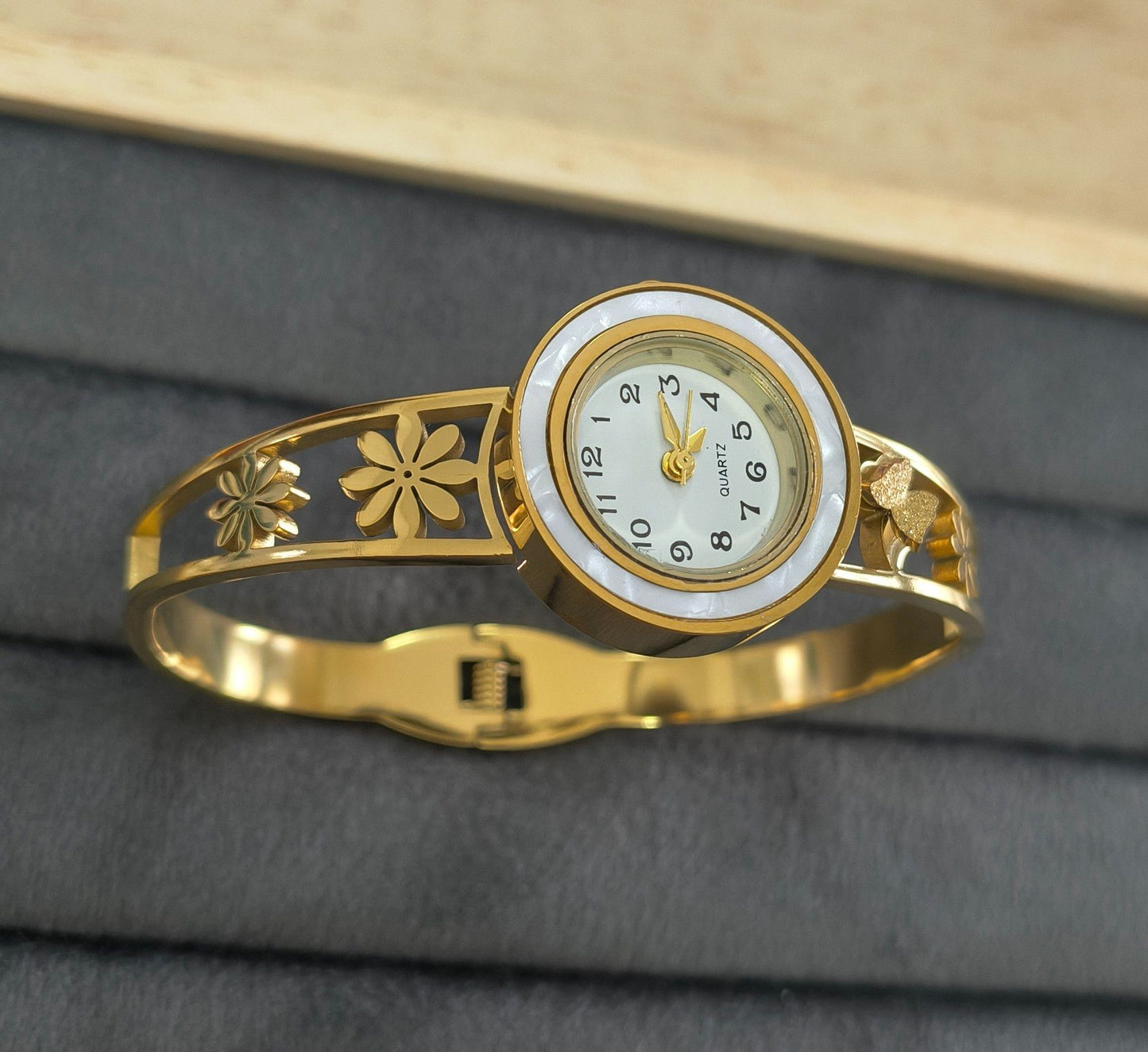 Anti Tarnish Watch Charms Bracelet 18K Gold Plated