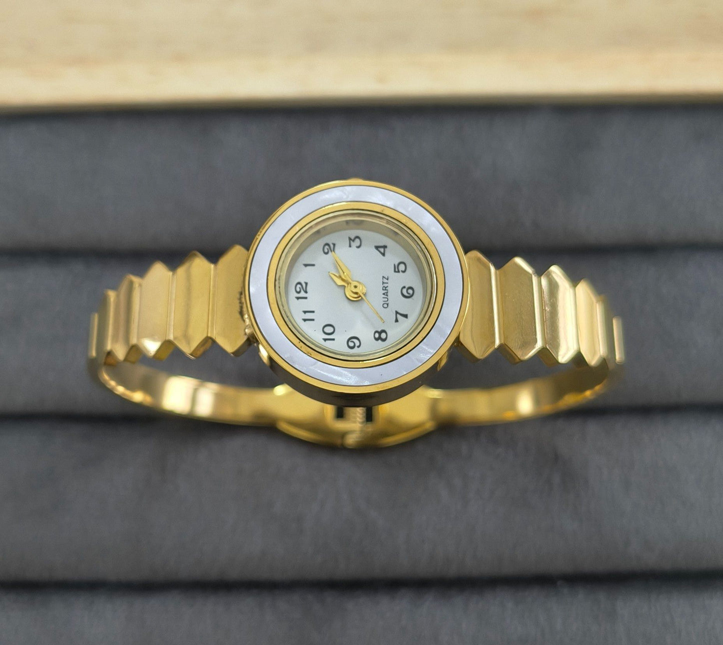 Anti Tarnish Watch Dazzling Bracelet 18K Gold Plated