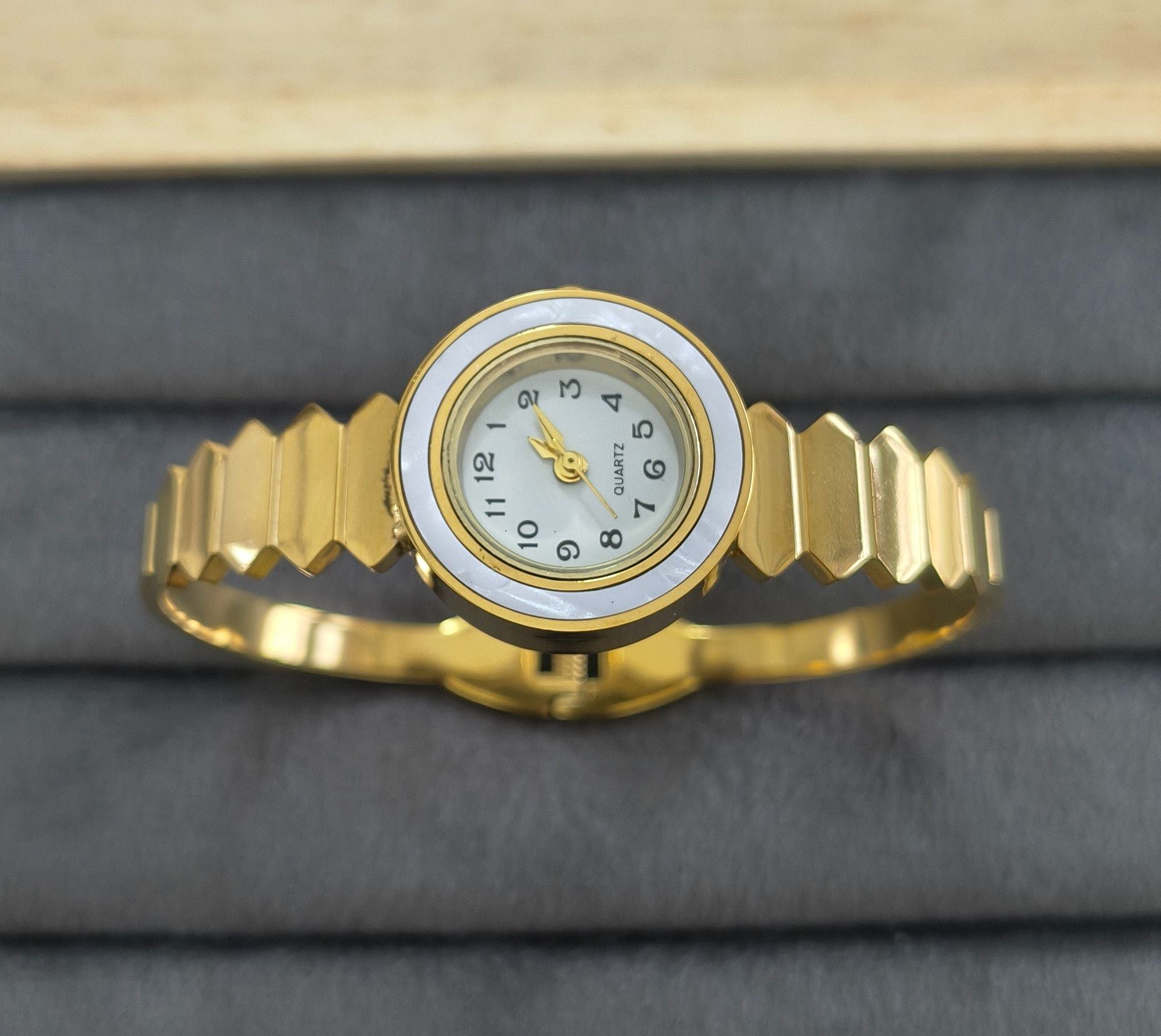 Anti Tarnish Watch Dazzling Bracelet 18K Gold Plated