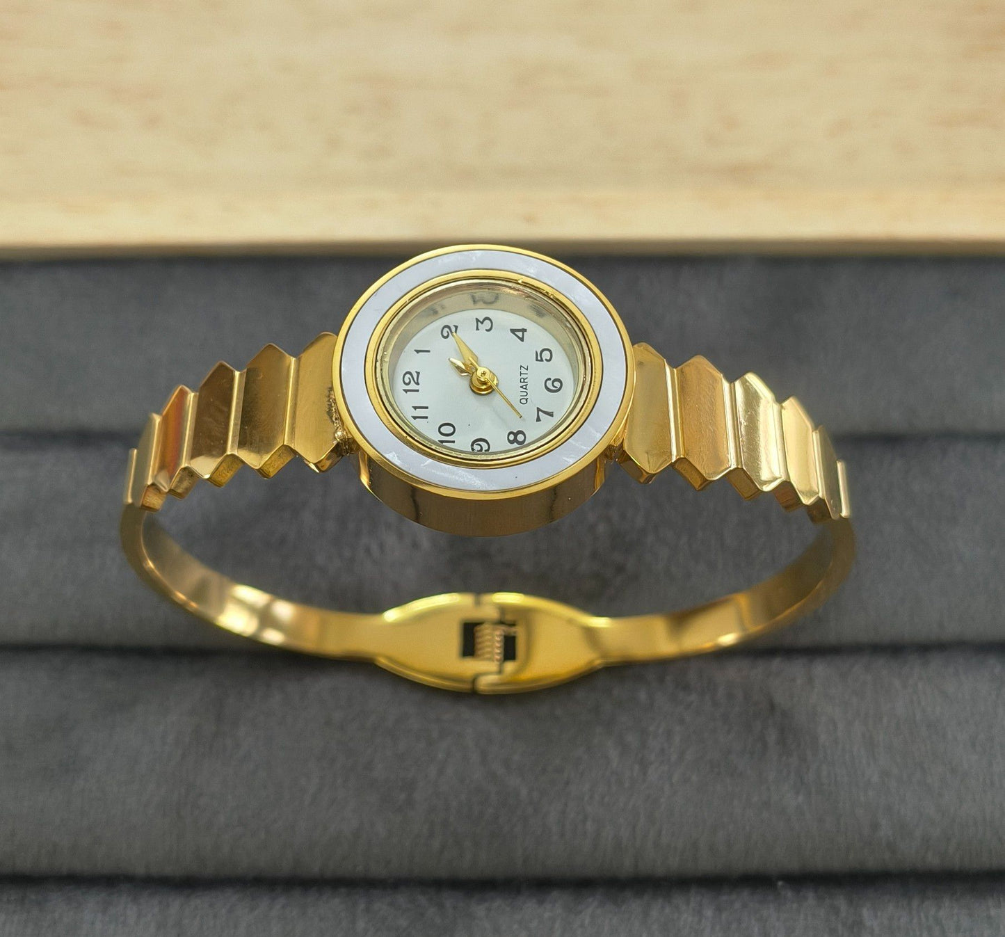 Anti Tarnish Watch Dazzling Bracelet 18K Gold Plated