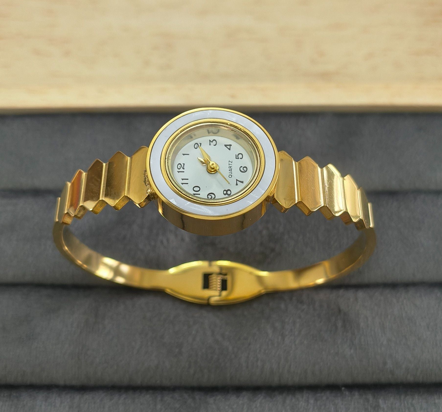 Anti Tarnish Watch Dazzling Bracelet 18K Gold Plated
