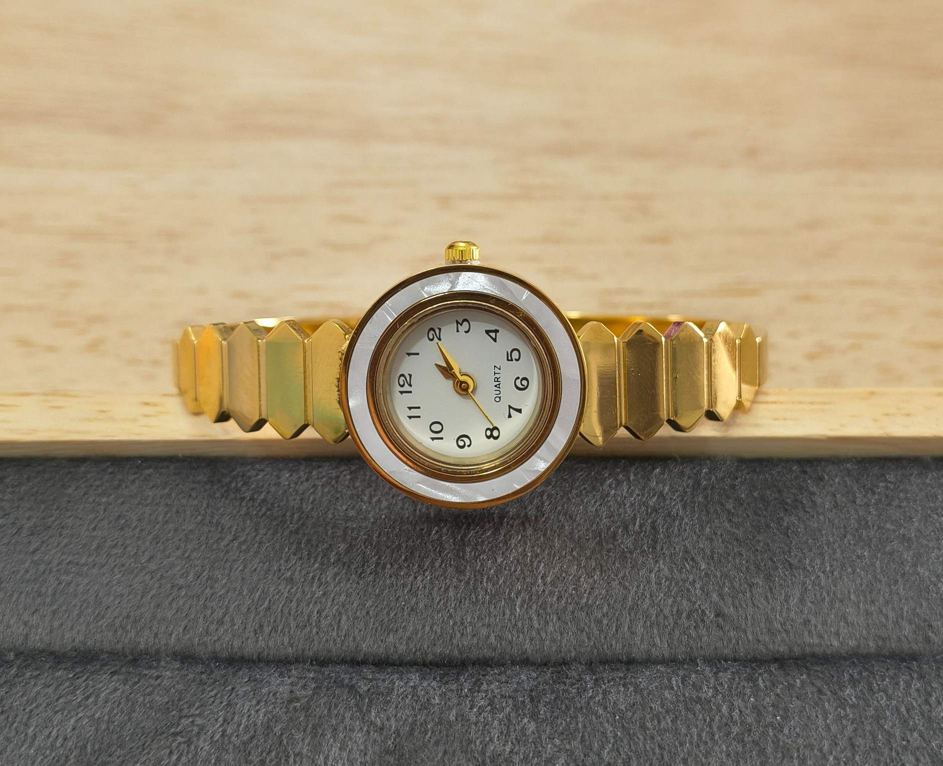 Anti Tarnish Watch Dazzling Bracelet 18K Gold Plated