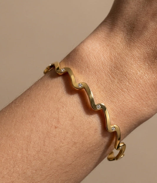 Anti Tarnish Wavy Stone Bangle Bracelet 18K Gold Plated