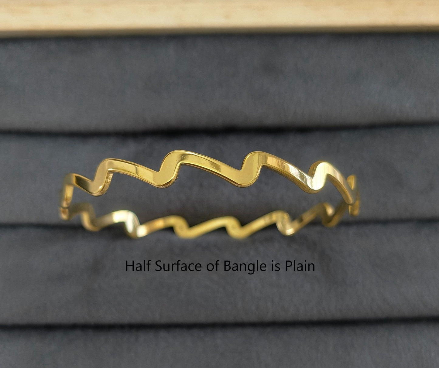 Anti Tarnish Wavy Stone Bangle Bracelet 18K Gold Plated