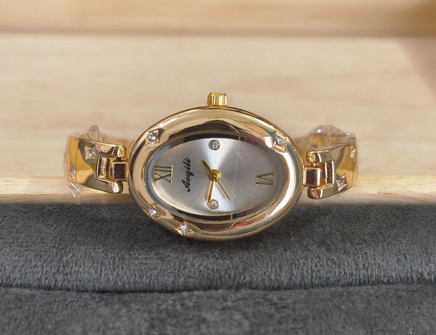 Anti Tarnish Wrist Watch Dazzling Stones 18K Gold Plated