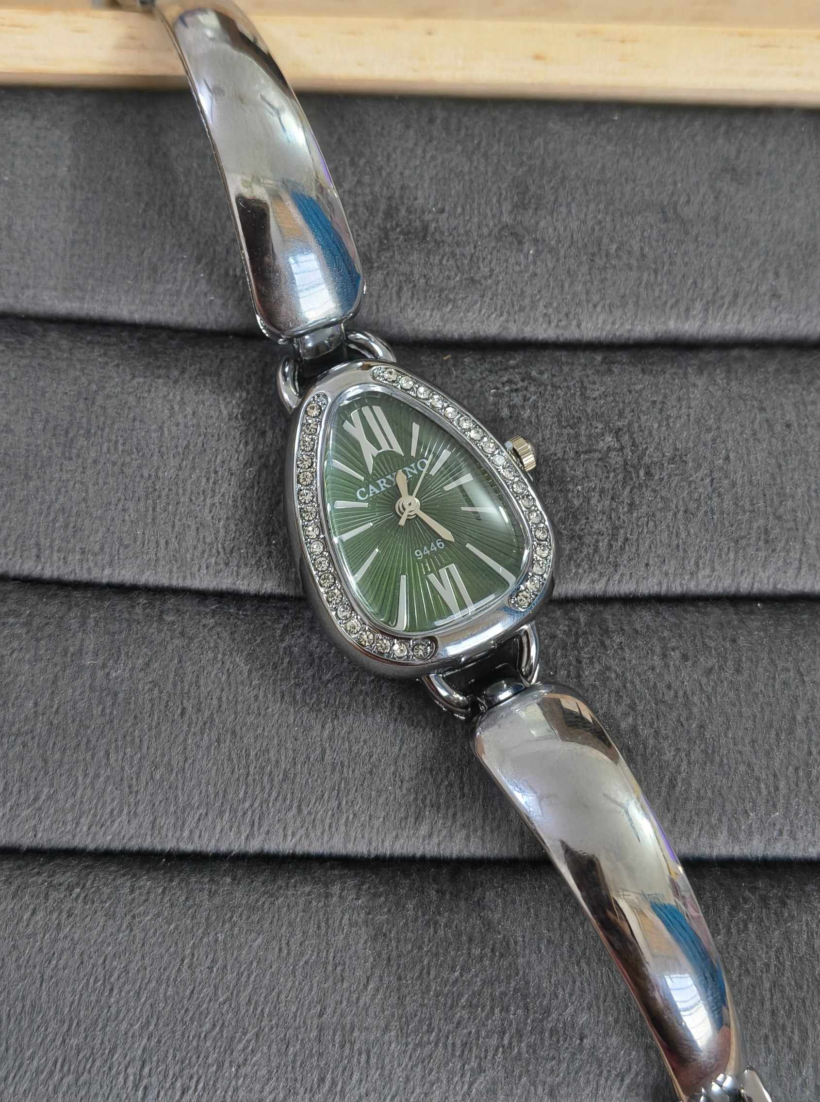Anti Tarnish Wrist Watch Silver Green Dial 18K Gold Plated