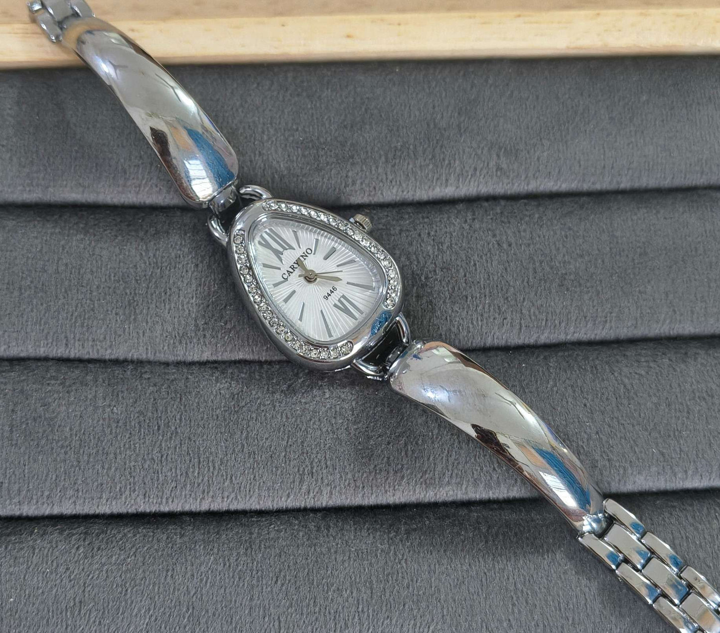 Anti Tarnish Wrist Watch Silver White Dial 18K Gold Plated