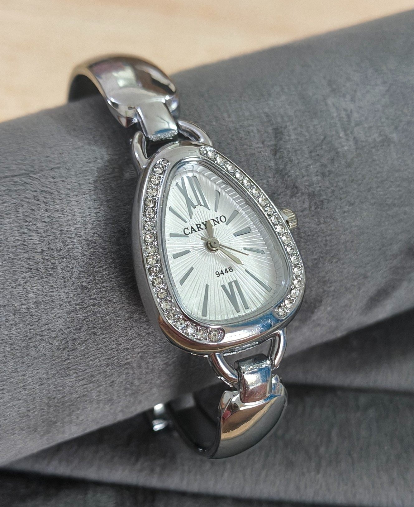 Anti Tarnish Wrist Watch Silver White Dial 18K Gold Plated