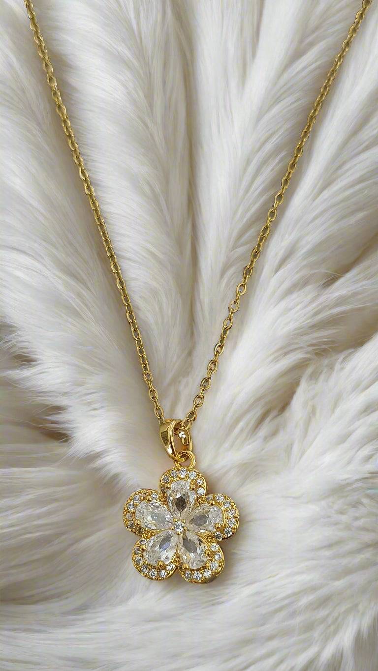Anti Tarnish Zircon Flower Gold Necklace 18K Gold Plated
